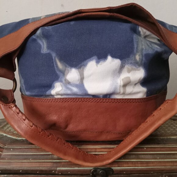 NEW EX LARGE, LUCKY BRAND TOTE - Picture 4 of 7